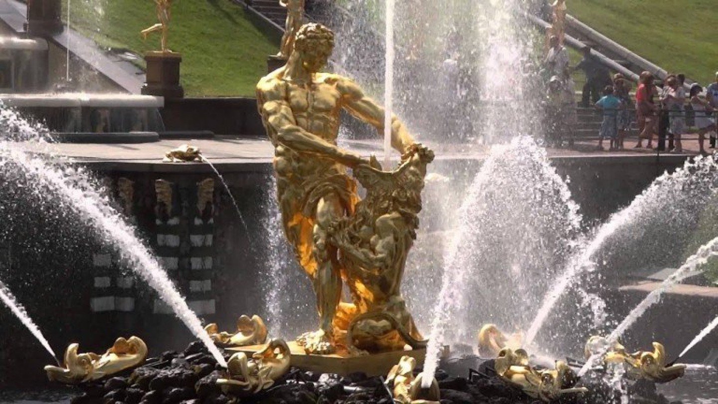 Самсон, раздирающий пасть льву (главный Петергофский фонтан) 1802 
Статуя из золочёной бронзы похищена в годы Великой Отечественной войны. Восстановлена в 1947 году скульптором В.Л. Симоновым.
