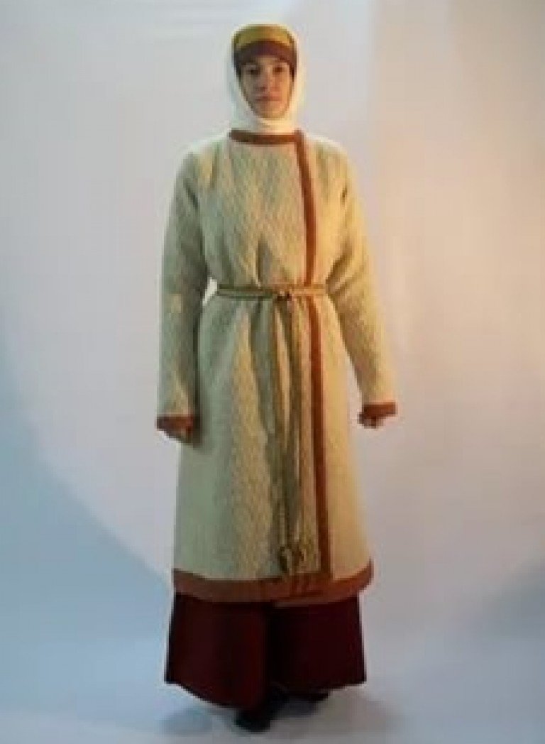 Женский наряд со свитой у кривичей – одного из племён, основавших Русь.
